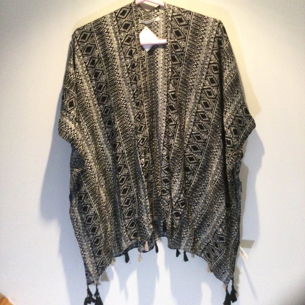 LouLou Black and Cream Kimono Size: One Size